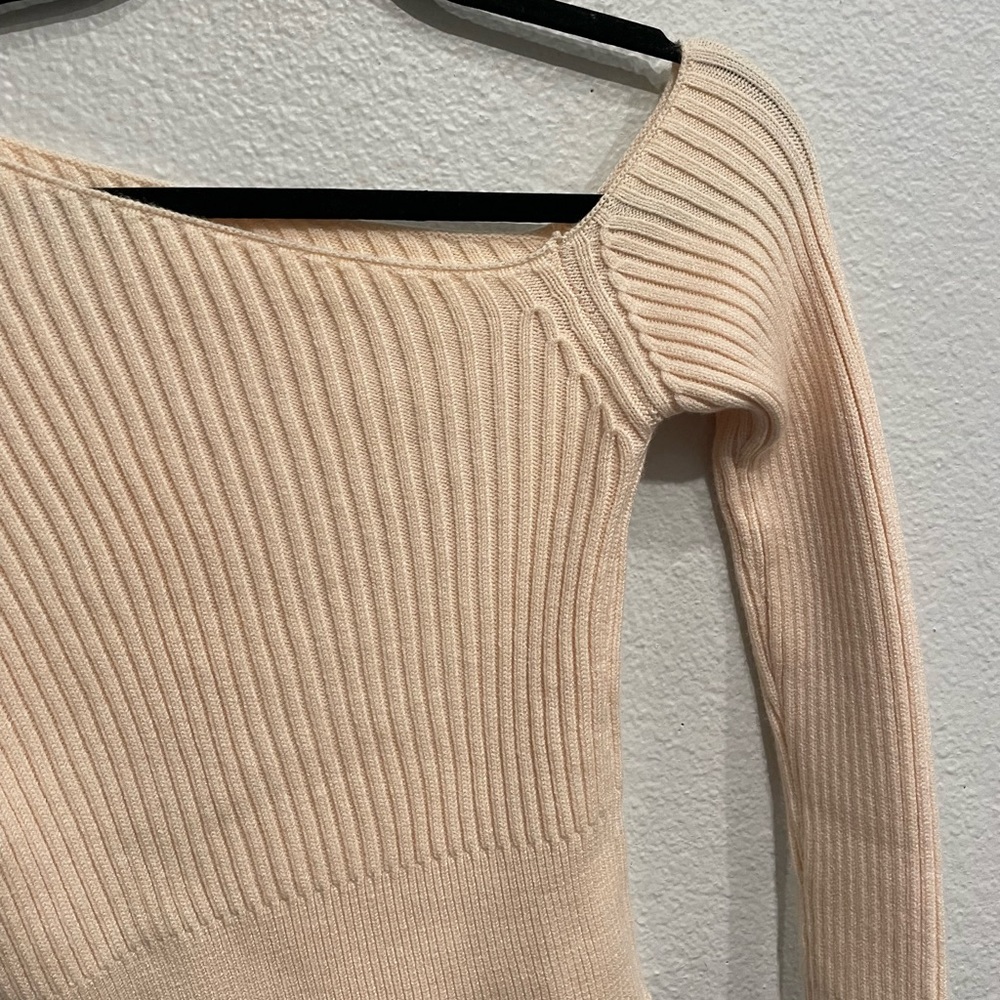 Beige off the shoulder cut out cropped sweater - Picture 4 of 5